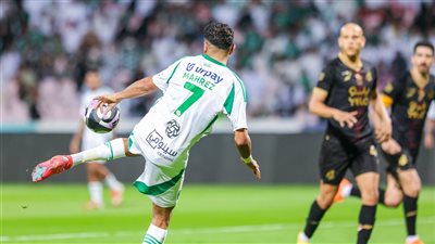 الأهلي ينتصر على الوحدة (2/3) في دوري روشن السعودي الأهلي ينتصر على الوحدة (2/3) في دوري روشن السعودي