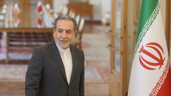 وزير الخارجية الإيراني: مُستعدون لإبرام اتفاق نووي مع واشنطن.. وفرص بتريليون دولار