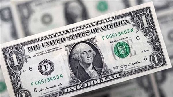 الدولار يرتفع بعد تراجع ترامب عن تهديداته لرئيس الاحتياطي الفيدرالي