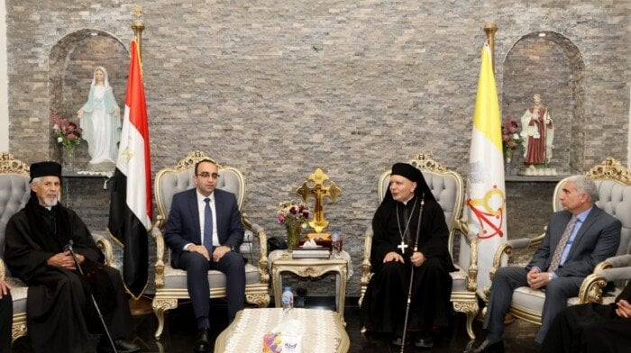 نائب محافظ الإسماعيلية يقدم واجب العزاء لمطران إيبارشية الإسماعيلية وتوابعها للأقباط الكاثوليك في وفاة بابا الفاتيكان نائب محافظ الإسماعيلية يقدم واجب العزاء لمطران إيبارشية الإسماعيلية وتوابعها للأقباط الكاثوليك في وفاة بابا الفاتيكان