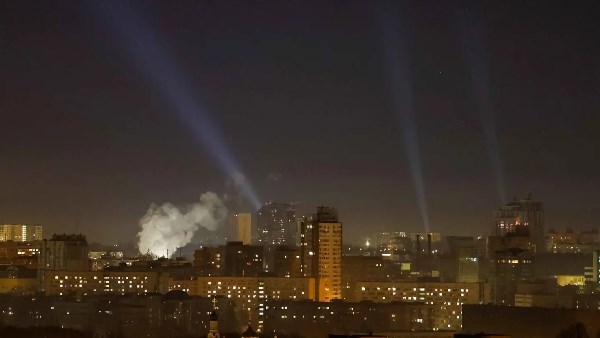 أوكرانيا: إصابة 21 شخصا في القصف الصاروخي الروسي على كييف