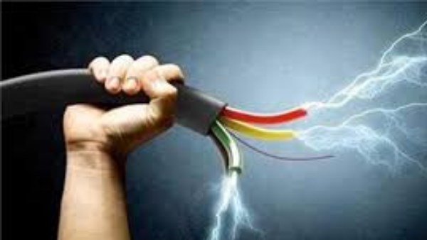 قرار عاجل بشأن عامل صعقته الكهرباء داخل مزرعة في الواحات قرار عاجل بشأن عامل صعقته الكهرباء داخل مزرعة في الواحات