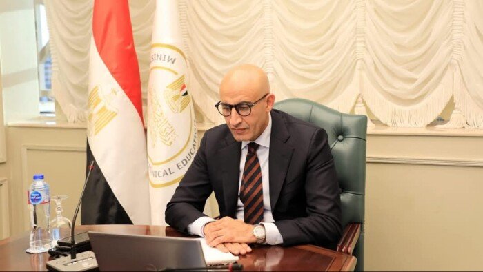 وزير التعليم يهنئ الرئيس السيسي بالذكرى الـ 43 لعيد تحرير سيناء