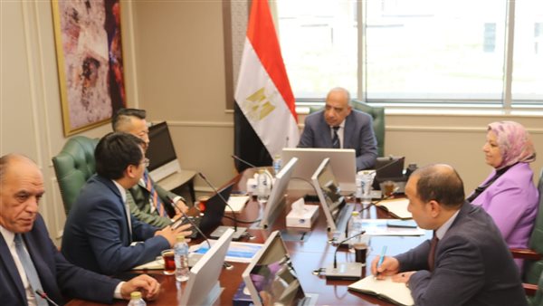 وزير الكهرباء يبحث مع شركة ستيت جريد الصينية تعزيز الشراكة في الطاقة المتجددة وزير الكهرباء يبحث مع شركة ستيت جريد الصينية تعزيز الشراكة في الطاقة المتجددة