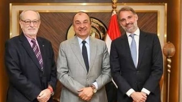 وزير قطاع الأعمال يبحث مع تكنيمونت الإيطالية مستجدات تنفيذ مشروعات بشركة كيما بأسوان وزير قطاع الأعمال يبحث مع تكنيمونت الإيطالية مستجدات تنفيذ مشروعات بشركة كيما بأسوان