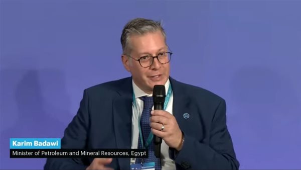 كريم بدوي يستعرض استراتيجية قطاع البترول المصري في قمة مستقبل أمن الطاقة