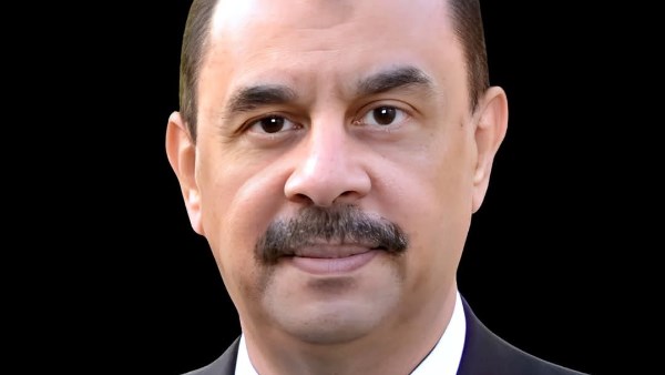 محافظ سوهاج يحيل مخالفات مناقصة توريد ماكينات التصوير بمديرية التعليم للنيابة محافظ سوهاج يحيل مخالفات مناقصة توريد ماكينات التصوير بمديرية التعليم للنيابة