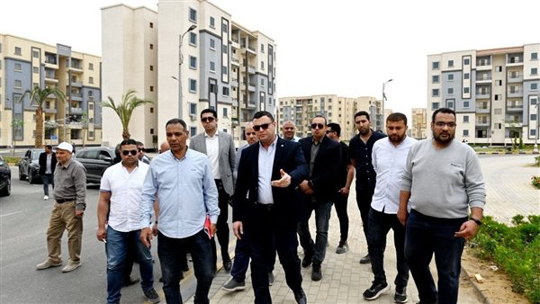 وزير الإسكان بتفقد "سكن لكل المصريين" بحدائق العاصمة وزير الإسكان بتفقد "سكن لكل المصريين" بحدائق العاصمة