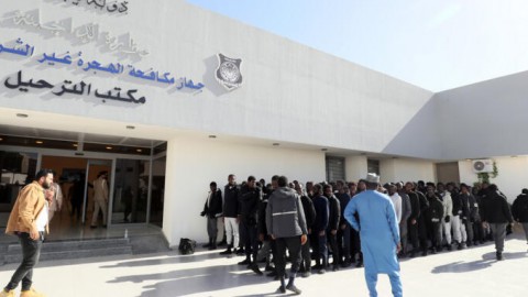 الجزائر رحّلت حوالى 5 آلاف مهاجر إلى النيجر منذ بداية نيسان/أبريل  