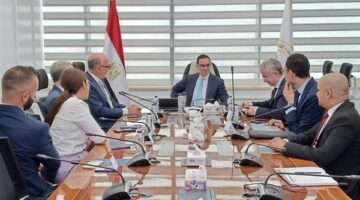 وزير الاستثمار: الدولة تولي اهتماما بالغا بتطوير البنية التحتية الرقمية وتوسيع نطاق خدمات الإنترنت