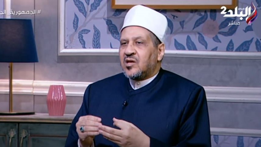 هل يجوز للحاج نحر الهدي في بلده لإطعام فقراء قريته؟.. مجدي عاشور يجيب