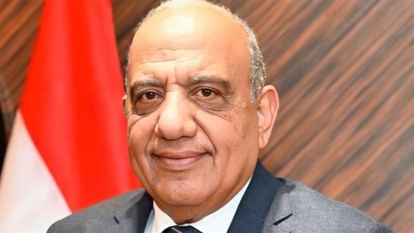 وزير الكهرباء يستعرض خطة تطوير شبكة الكهرباء في سيناء لدعم المشروعات التنموية