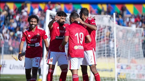 القناة المفتوحة الناقلة للقاء الأهلي وصن داونز.. تابع من هنا