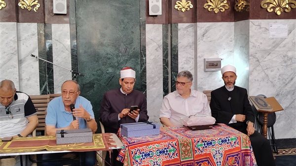“أوقاف القاهرة الجديدة” تكرم الدكتور محمد عثمان إمام مسجد المصطفى بالتجمع الخامس