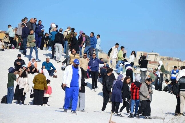جبال الملح ببورفؤاد تجذب الزوار خلال عطلة نهاية الأسبوع