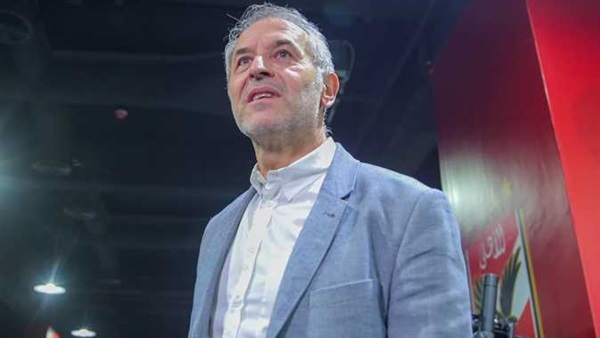 نجم كبير على دكة بدلاء الأهلي أمام صن داونز.. تابع التفاصيل