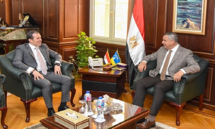 محافظ الإسكندرية يستقبل رئيس مجلس إدارة هيئة الإسعاف المصرية محافظ الإسكندرية يستقبل رئيس مجلس إدارة هيئة الإسعاف المصرية