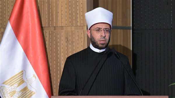 غاب الخطيب وحضر المصلون في مسجد بسوهاج.. والأهالي"صلينا 4 ركعات ومشينا"
