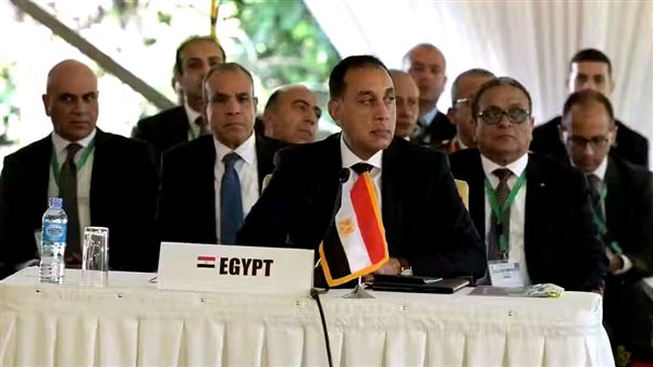 رئيس الوزراء يشارك بافتتاحية القمة غير العادية للدول المساهمة بقوات ببعثة الاتحاد الأفريقي
