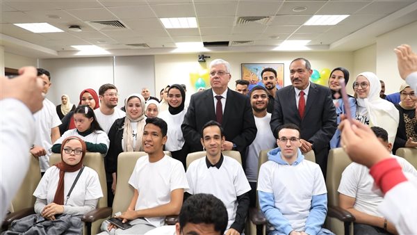 وزير التعليم العالي يوجه بالاستمرار في تطوير أداء المعاهد العليا وزير التعليم العالي يوجه بالاستمرار في تطوير أداء المعاهد العليا