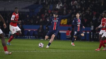 كفاراتسخيليا يقود تشكيل باريس سان جيرمان ضد نيس بالدوري الفرنسي