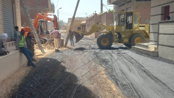 بتكلفة مليون جنيه.. رصف شارع مسجد خيرت بقلين كفرالشيخ