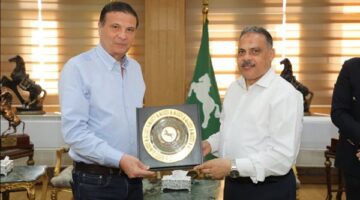 وزير الزراعة يعقد اجتماعًا مع محافظ الشرقية لبحث سبل الارتقاء بالقطاع