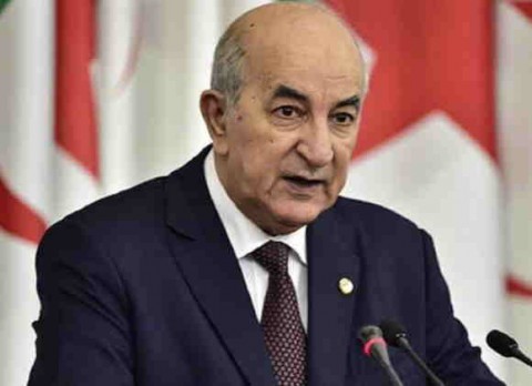 “الكل يبحث عن لقطة بث مباشر تُشعل المنطقة”.. دعوات شعبية جزائرية للرئيس تبون بعدم حضور القمة العربية في العراق.. خشية من مرض مجهول أو إسقاط طائرته.. هل يستمع الرئيس تبون لمخاوف شعبه أم يختار مُجاملة العراق؟