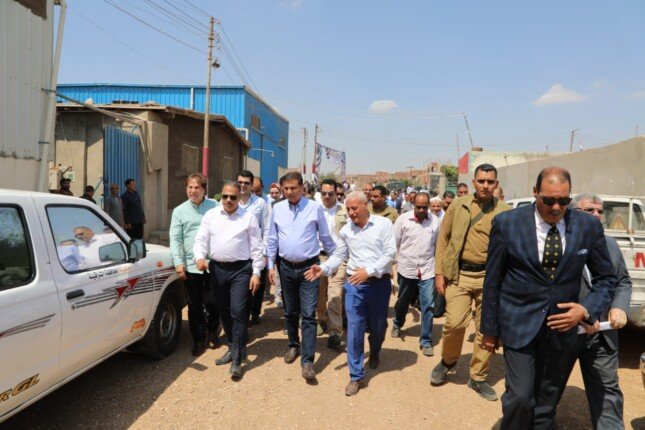 وزير الزراعة يوجه بالتيسير على المزارعين