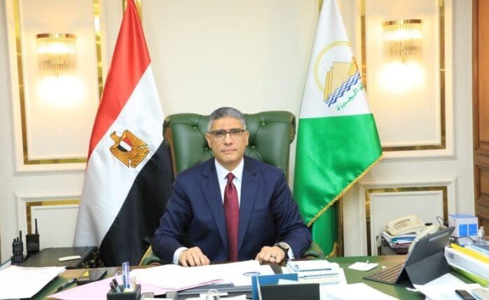 محافظ الجيزة يقرر إيقاف سائق بالهيئة العامة للنظافة لتفريغه حمولة مخلفات بشارع البوهي وتحويله للنيابة المختصة