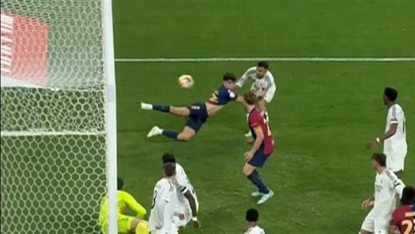 جدل تحكيمي في كلاسيكو كأس الملك بسبب سيبايوس