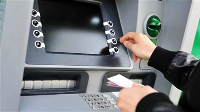رسوم السحب والاستعلام من ماكينات ATM.. تفاصيل