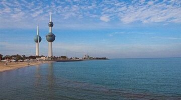 ارتفاع درجات الحرارة والرطوبة يضرب سواحل الكويت اليوم