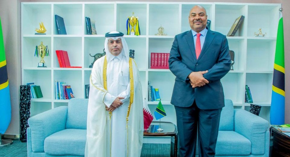 وزير الشؤون الخارجية التنزاني يجتمع مع سفير دولة قطر وزير الشؤون الخارجية التنزاني يجتمع مع سفير دولة قطر