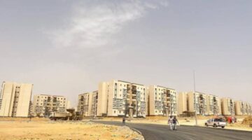وزير الإسكان يتابع تقدم الأعمال بمشروعات المرحلة العاجلة بمدينة السويس