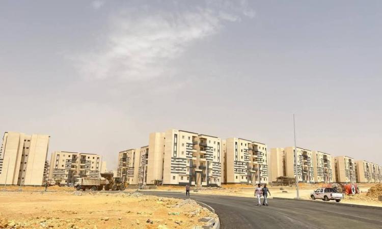وزير الإسكان يتابع تقدم الأعمال بمشروعات المرحلة العاجلة بمدينة السويس