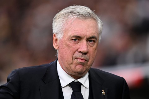 أنشيلوتي يفتح باب البقاء.. ويدافع عن نجم المغرب