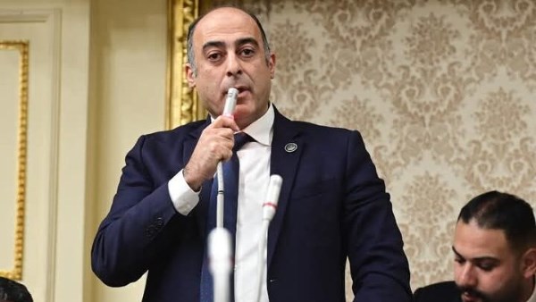 برلماني يتقدم بطلب إحاطة بشأن المغالاة في رسوم التصالح بقرى أبيس