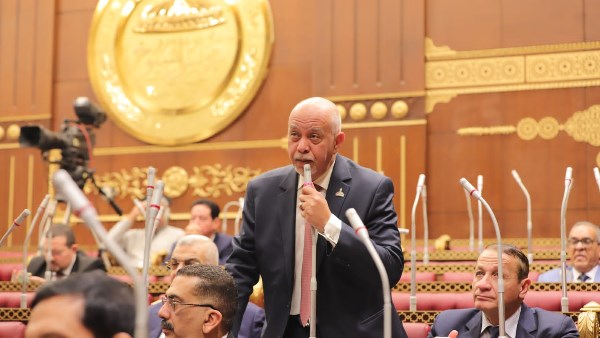 نائب يستنكر تصريحات ترامب: قوانين الملاحة الدولية أمور قابلة للمساومة