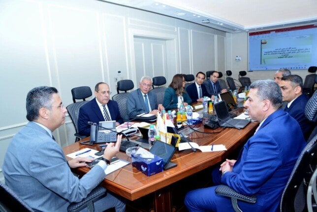 وزير التموين يتابع توافر الزيوت والصابون في الأسواق