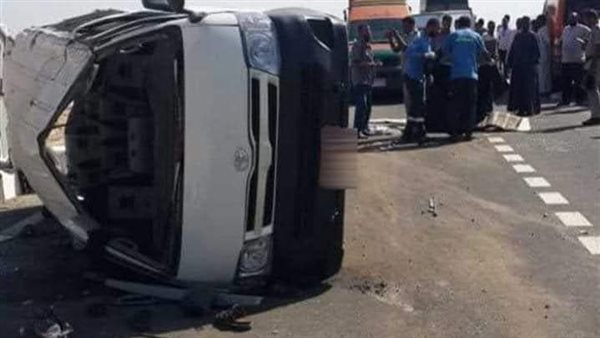إنقلاب سيارة نقل محملة بنجر بصحراوي سوهاج الغربي