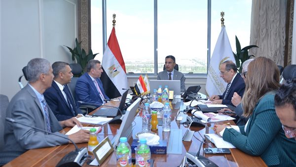 وزير التموين يشدد على توافر الزيوت بالأسواق ومنع اى ممارسات احتكارية