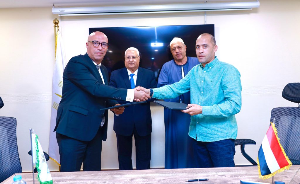 البنك الزراعي المصري يوقع بروتوكولا لتمويل صغار المربين لشراء رؤوس الماشية المحسنة وراثياً بعائد 5 % ولمدة 5 سنوات