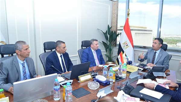«التموين» يناقش مع «مصر للزيوت والصابون» خطط تعزيز المعروض واستقرار الأسواق «التموين» يناقش مع «مصر للزيوت والصابون» خطط تعزيز المعروض واستقرار الأسواق