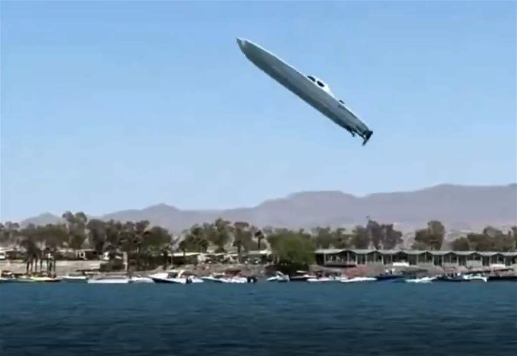 بالفيديو: على البحر.. طار في الهواء!