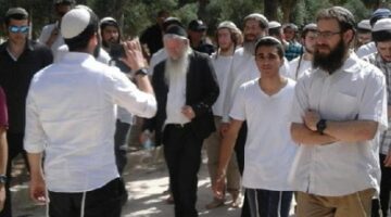 مستوطنون إسرائيليون يدمرون مدرسة فلسطينية جنوبي الضفة  