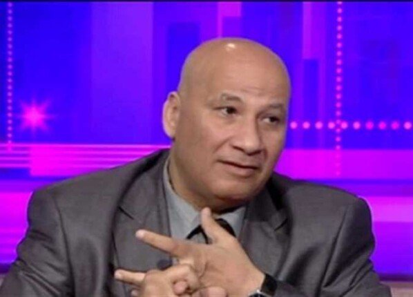 طبيب نفسي لـ «الأسبوع»: «علاقة الأب بأولاده سر تعلق الفتيات بشات جي بي تي»