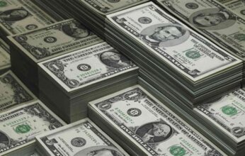 سعر الدولار في ختام تعاملات اليوم الأحد.. «الأخضر ينخفض أمام الجنيه»