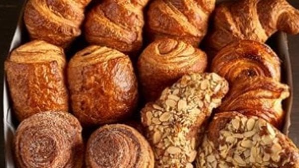 أبرزهم ارتجاع المريء.. ما هي أضرار الإفراط في تناول المُعجنات ليلا؟