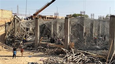 مصرع 4 أشخاص وإصابة آخر من الشرقية إثر إنهيار سقف مصنع تحت الإنشاء بالعبور